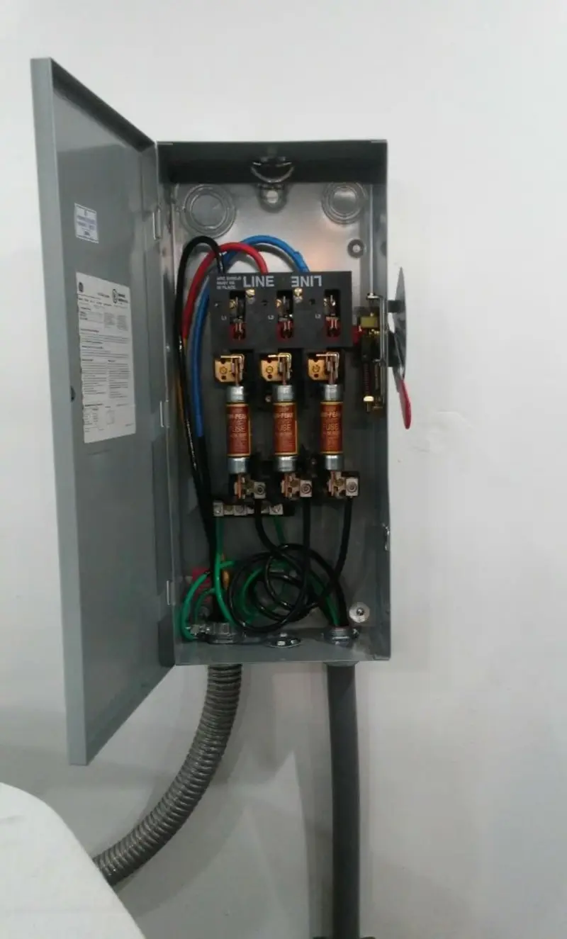 Three-phase disconnect switch installed for Smoke Detector Installation in Kinnelon